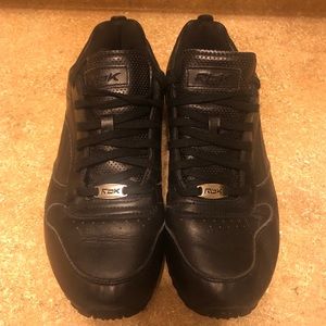 Women’s Black Reebok Classic Shoes - Size 8